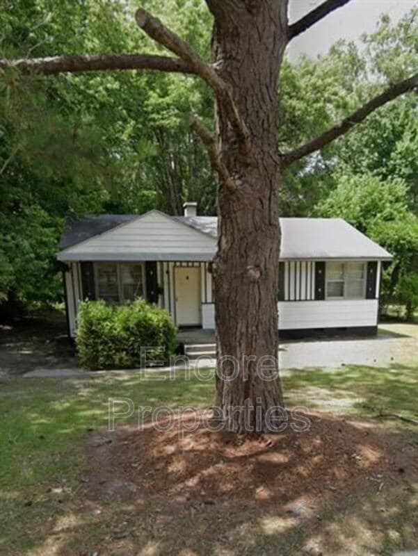 Building Photo - 1102 Ferndale Ln