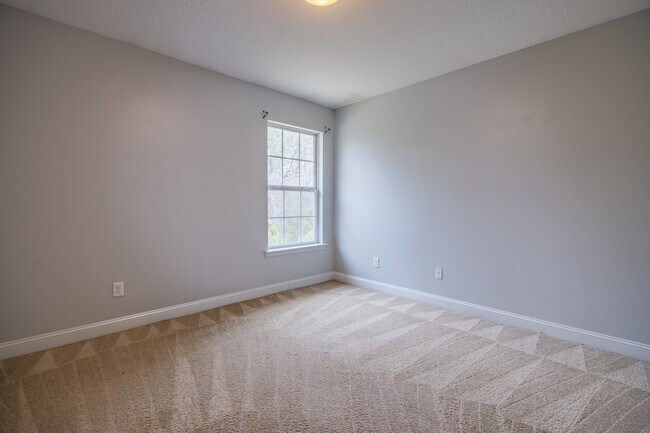 Building Photo - 157 Outpost Trl