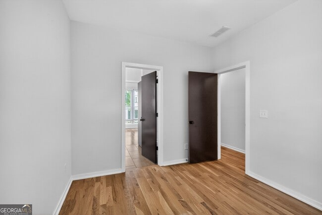 Building Photo - 454 Calhoun St NW