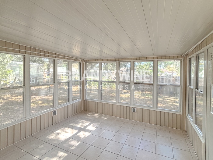 Building Photo - 2712 Mnr Hl Dr