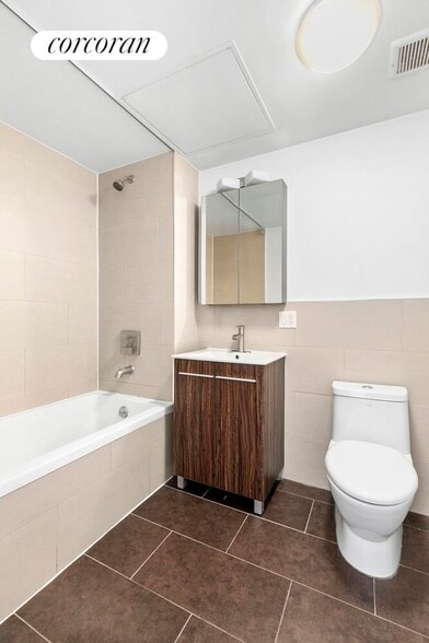 Building Photo - 186 Putnam Ave