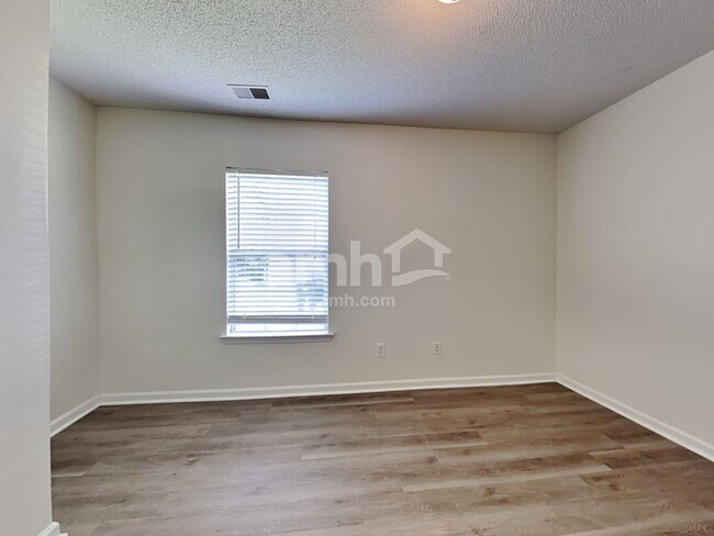 Building Photo - 530 Beverly Dr