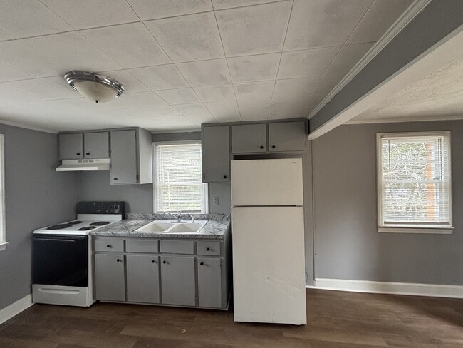 Building Photo - 108 Pitt St