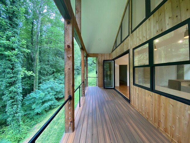 Building Photo - Kenilworth - Modern, Custom Build Now Avai...