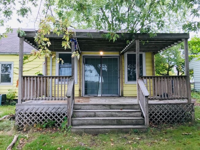 Building Photo - HOUSE CLOSE TO EVRYTHING YOU NEED.THIS HOME IS A MUST SEE!!!