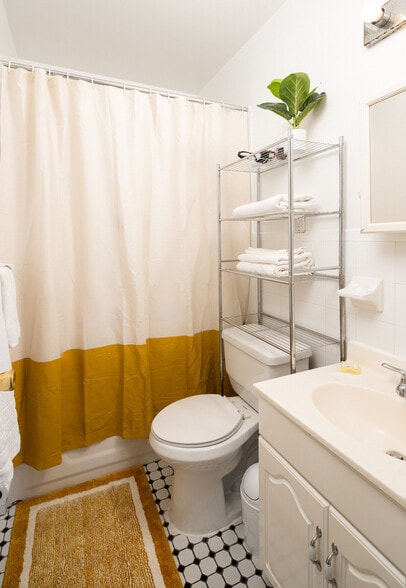 Building Photo - 754 Union St