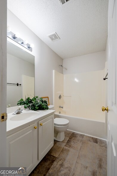 Building Photo - 1570 Swan Valley Ct