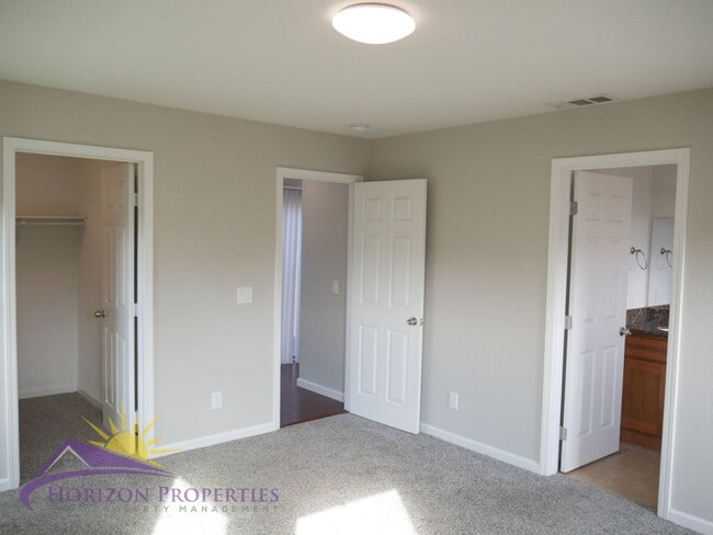 Building Photo - Remodeled 3 Bed 2 Bath 1,473 sqft home in Colonial Heights