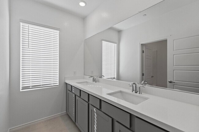 Building Photo - Desirable Inspirada Next-Gen Home! 4 Bedro...