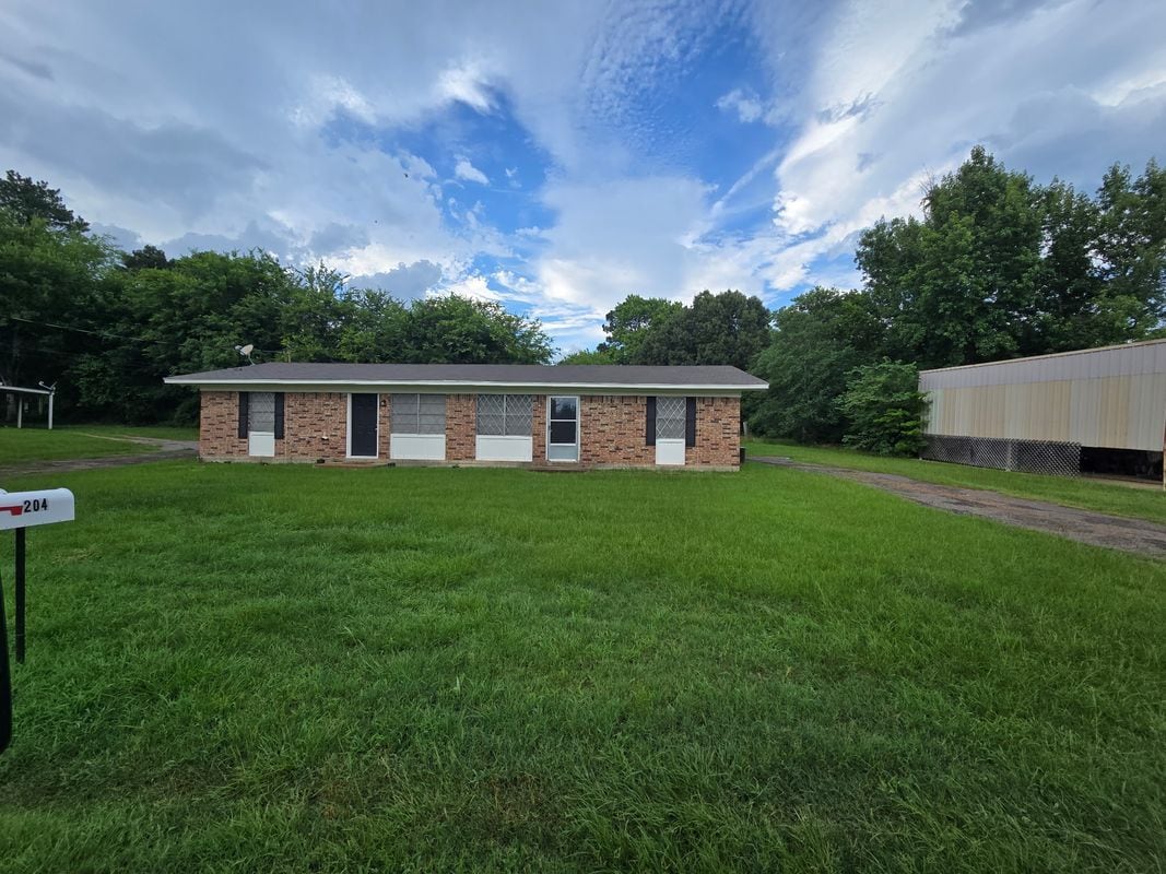 Building Photo - 204 Co Rd 2877