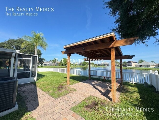 Building Photo - 2719 Crane's Cove Dr