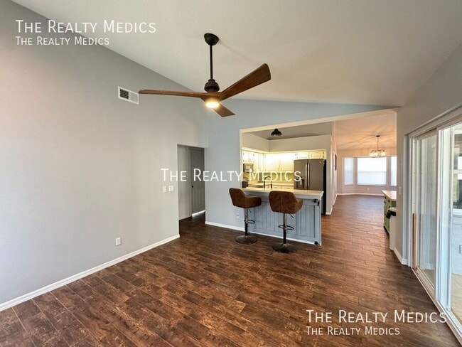 Building Photo - 2601 Bridle Dr