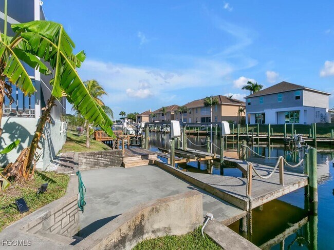 Building Photo - 908 SE 35th Terrace