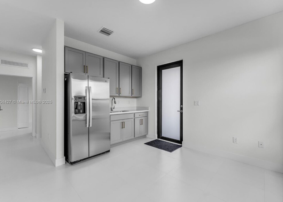 Building Photo - 32206 SW 196th Ave