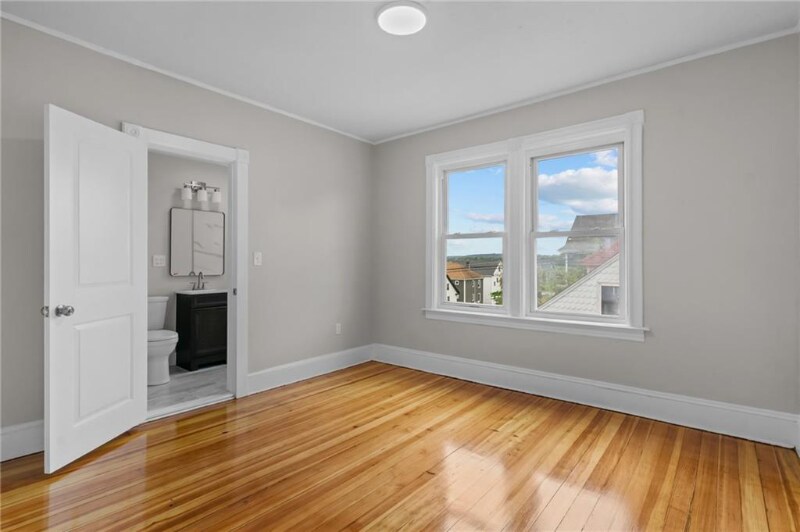 Building Photo - 382 Orms St