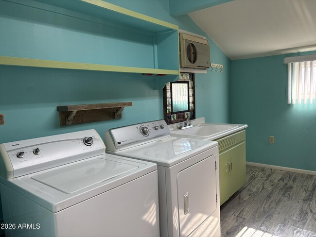 Building Photo - 11418 N 109th Ave