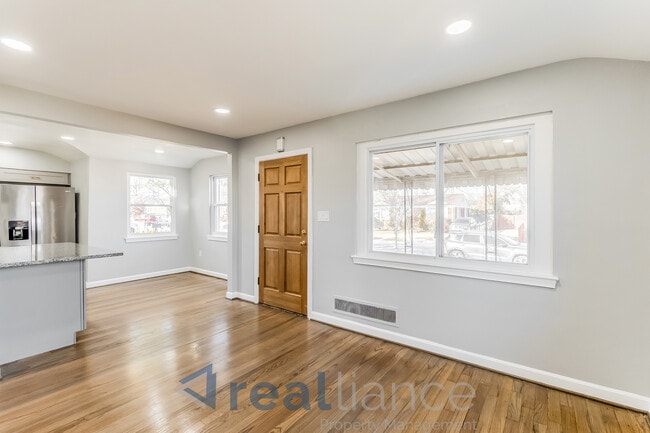 Building Photo - 2413 Chapman Rd