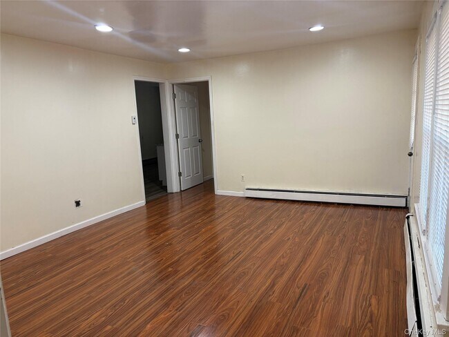 Building Photo - 11 Old Turnpike Rd