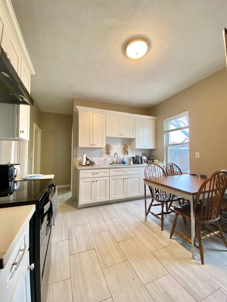 Primary Photo - 4 Athol St