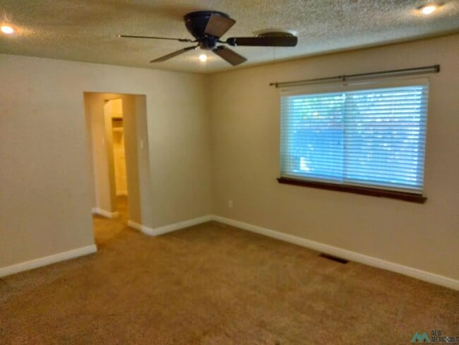 Building Photo - 1808 Arcineiga Dr