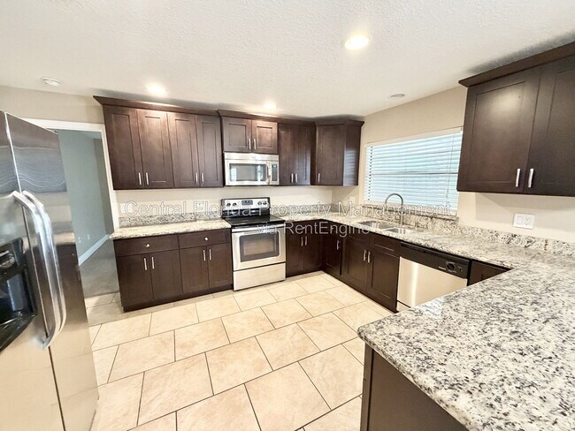 Building Photo - 2925 Amroth Pl