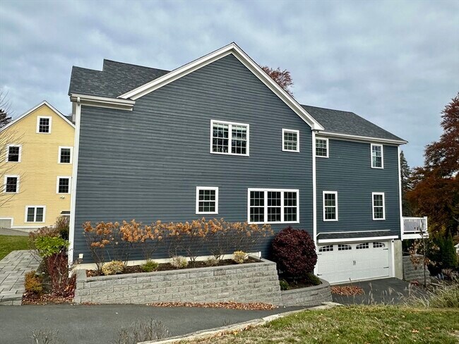 Building Photo - 53 Old Mystic St