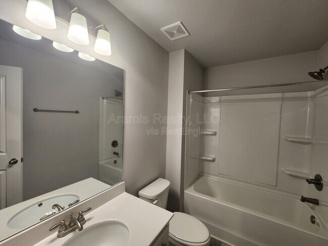 Building Photo - 2079 Pinnacle Walk