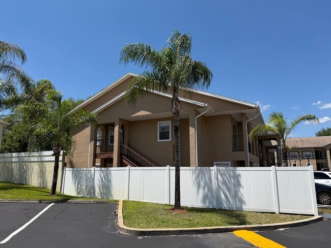 Building Photo - 8824 Coral Palms Ct