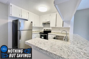 1BD, 1BA - Kitchen - Sycamore Pines Apartments