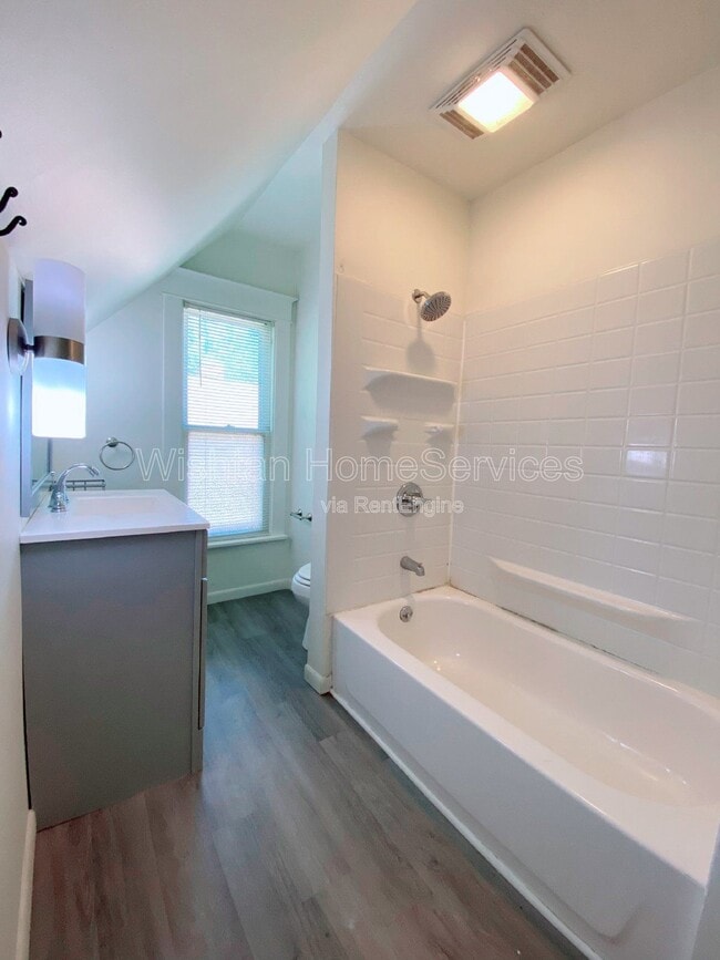 Building Photo - 224 N Ward St