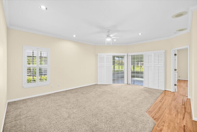 Building Photo - 7362 Pine Creek Way