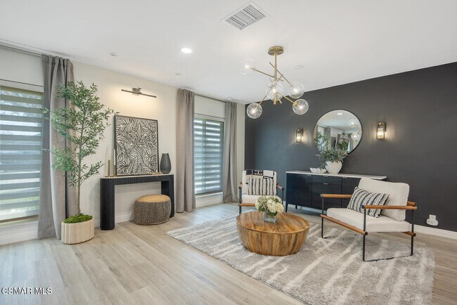 Building Photo - 1449 Norwich Ave