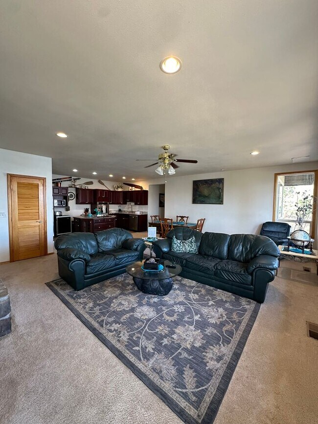 Building Photo - Fully Furnished Home in Chelan!  Reduced Price and Half off Deposit!