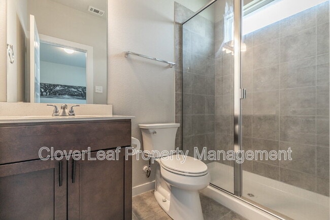 Building Photo - 412 Hortus Dr