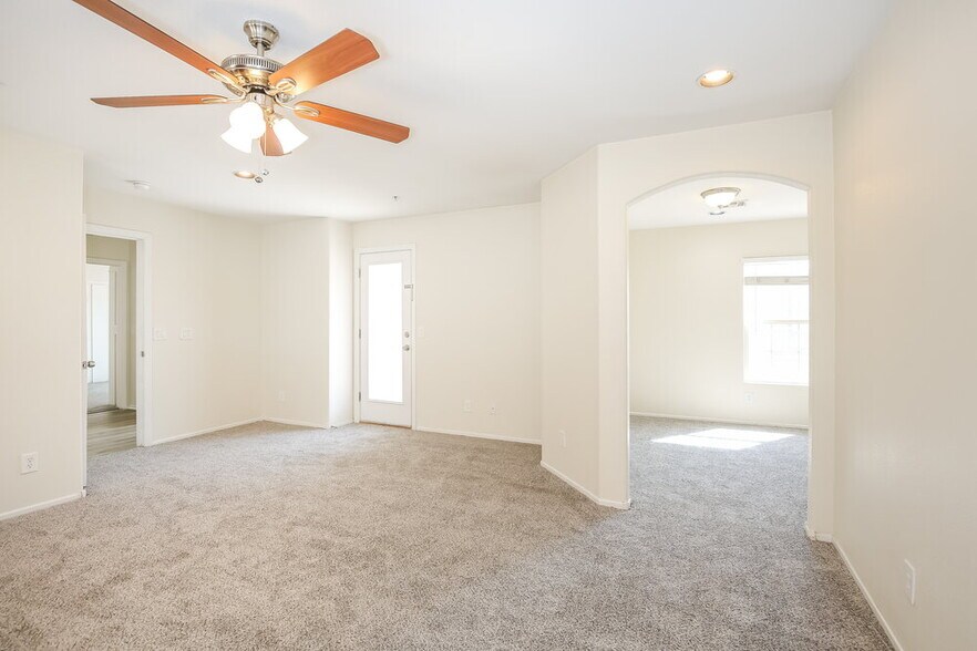 Building Photo - 7453 Showy Ct