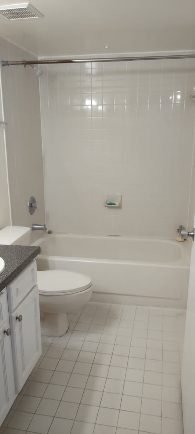Building Photo - 8215 Lake Dr
