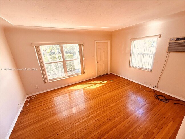 Building Photo - 503 SW 19th Ave