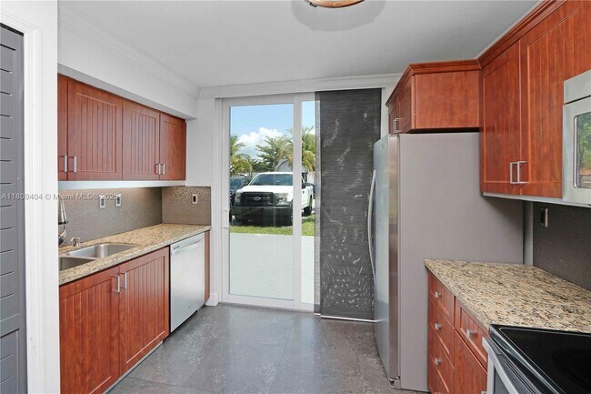 Building Photo - 12340 SW 20th Terrace