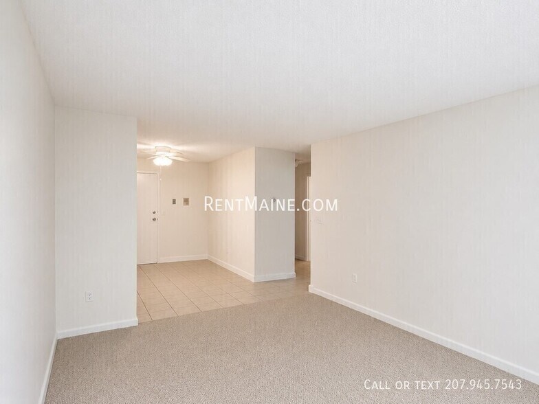 Building Photo - 10 Tall Pines Dr