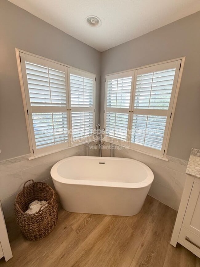 Building Photo - 12784 Cattail Pond Cir S