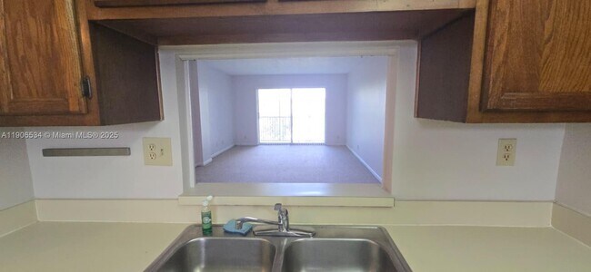 Building Photo - 1200 NW 87th Ave