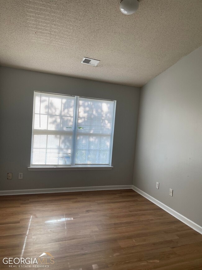 Building Photo - 444 Kendall Ln