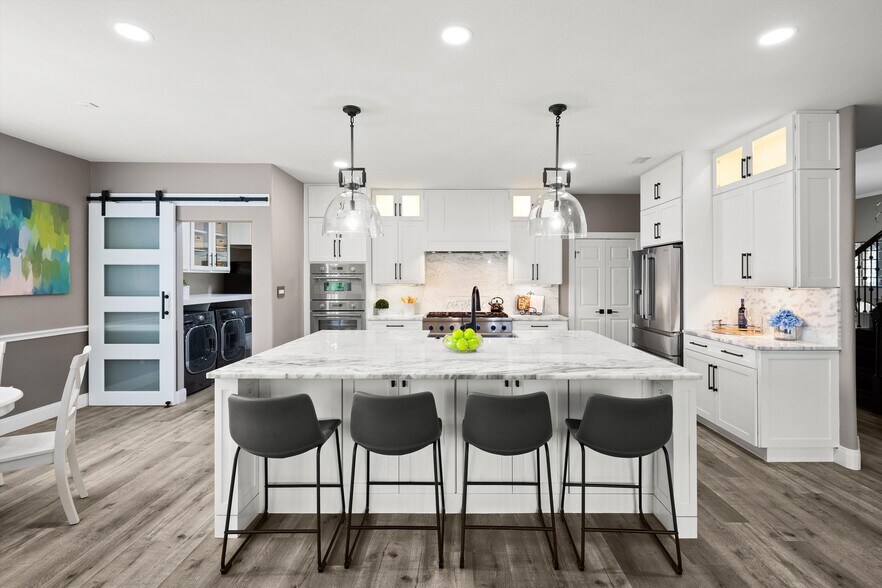 Kitchen - 291 Torrington Dr