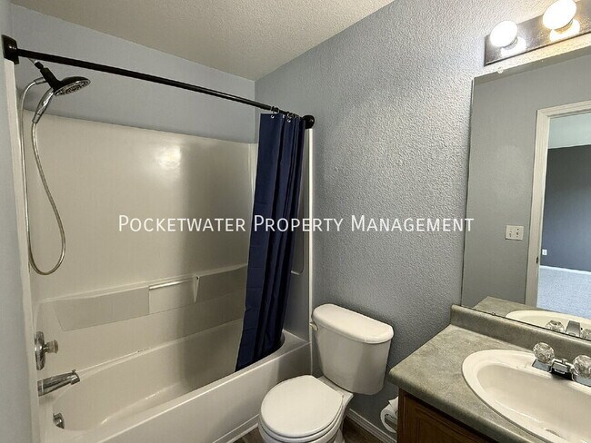 Building Photo - 6270 Snowberry Ave