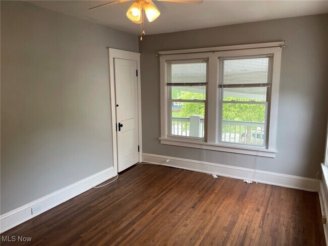 Building Photo - 2091 Carabel Ave