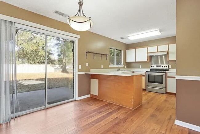 Building Photo - 12 Brown Thrasher Ct