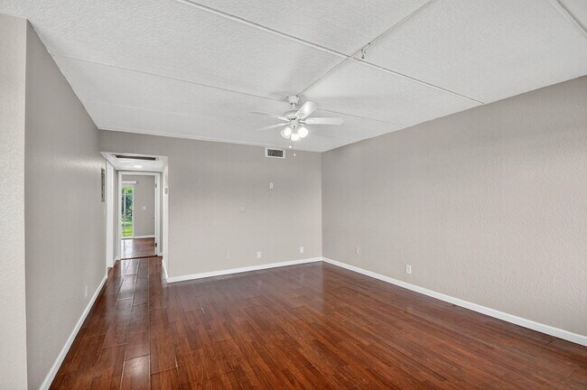 Building Photo - 2200 Springdale Blvd