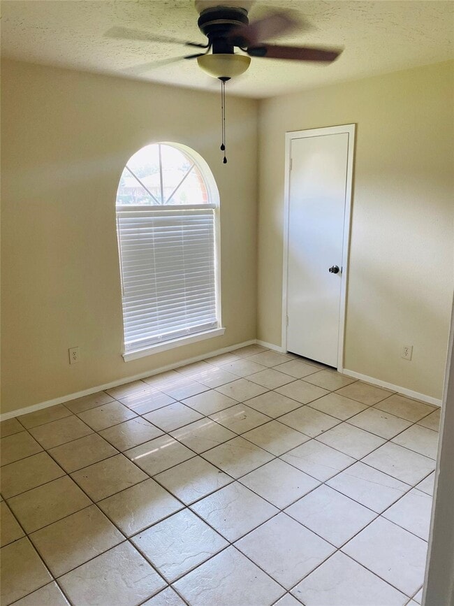 Building Photo - 410 Merrymount Ct
