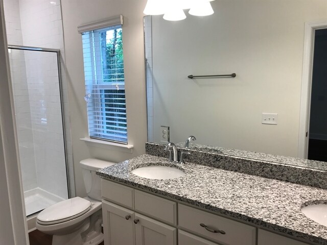 Building Photo - 3135 Creek Village Ln
