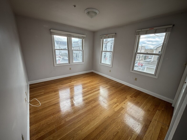 Building Photo - 150 W 9th St